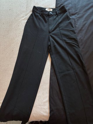 Pantalón negro Pull&Bear