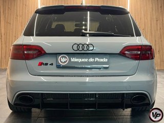 Audi RS4 Avant 4.2 FSI quattro 331 kW (450 CV)