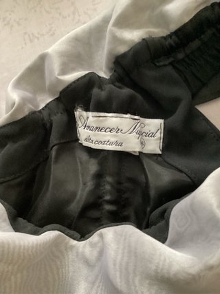 Traje de noche negro y blanco