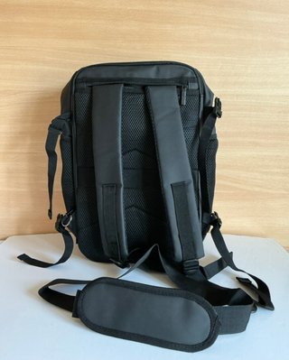 Mochila de cabina negra, Tamaño bajo asiento avión