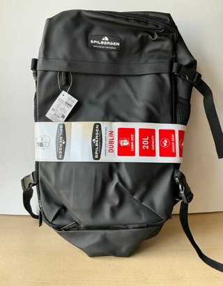 Mochila de cabina negra, Tamaño bajo asiento avión