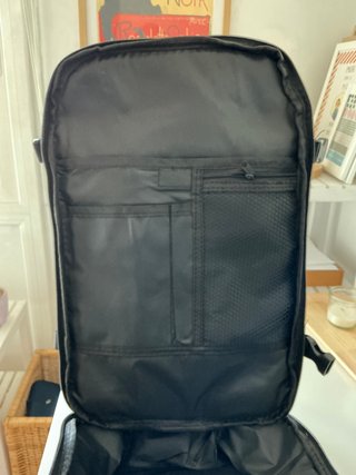 Mochila de cabina negra, Tamaño bajo asiento avión