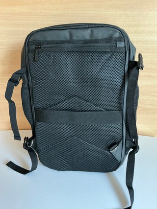 Mochila de cabina negra, Tamaño bajo asiento avión