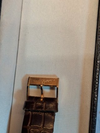 Reloj Longines de oro de 24k atencion