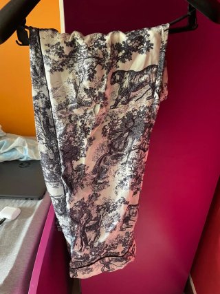 Outfit a raso stampa animalier