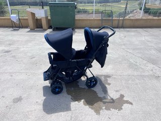 Carrito de bebé doble azul marino