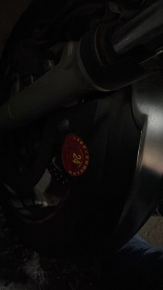 Suzuki GSR 600 Negra y Plata