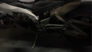 Suzuki GSR 600 Negra y Plata