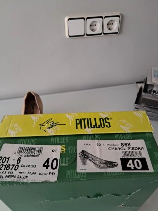 Zapatos Pitillos Beige/Amarillo Perforados