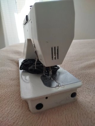 Máquina de coser Alfa Electronic