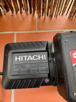 Cargador y Batería Hitachi 14.4V-18V