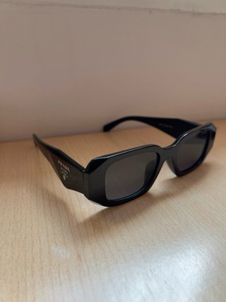 Gafas de sol Prada negras