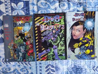 LOTE 3 COMICS IMAGE: DV8 VS BLACK OPS. PLANETA