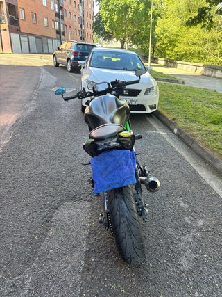 Kawasaki Z650 2023 Negra y Verde