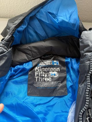 Chaqueta Canadian Peak Gris con etiqueta
