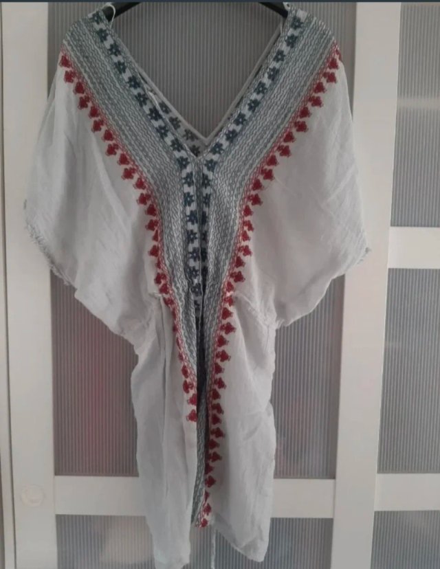 Caftan Zara bordado