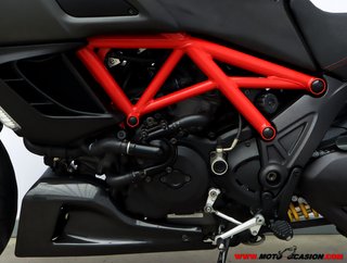 DUCATI DIAVEL CARBON