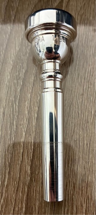 Trompeta Yamaha Sib YTR 3335