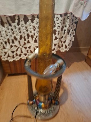 Lámpara antigua estilo quinqué
