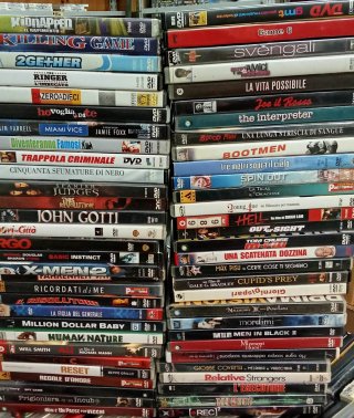 Lotto 60 DVD Vari Super offerta 60 DVD - 30 euro