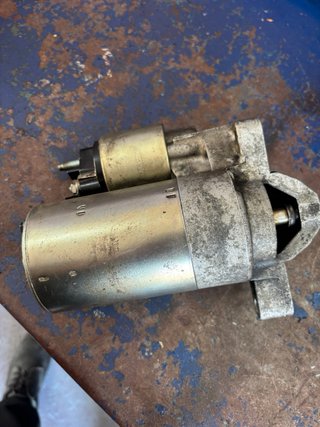 Motor de arranque Bosch F000 AL1 527