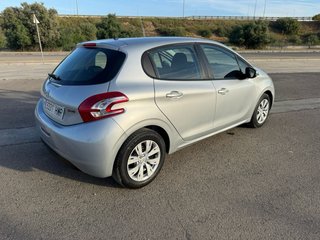 Peugeot 208 2014