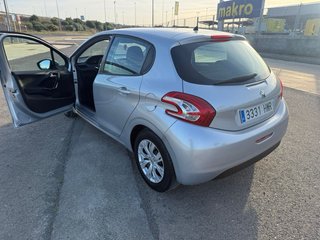 Peugeot 208 2014