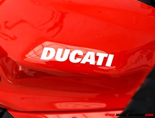 DUCATI STREETFIGHTER V2