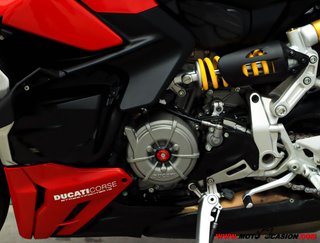DUCATI STREETFIGHTER V2