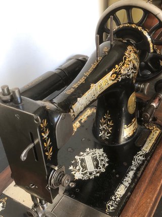 Máquina de coser Singer antigua