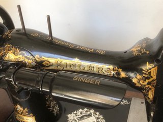 Máquina de coser Singer antigua