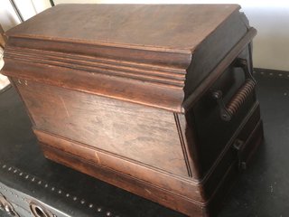 Máquina de coser Singer antigua