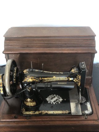 Máquina de coser Singer antigua