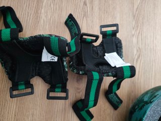 Casco y protecciones skate niño