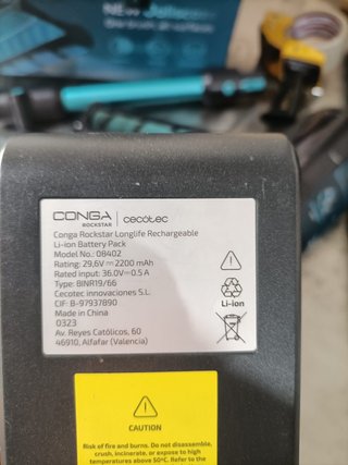 - Cecotec aspirador escoba sin cable potente