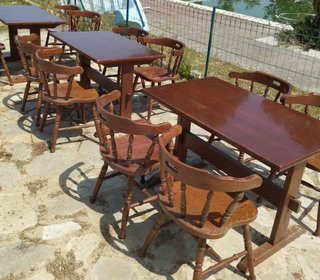3 conjuntos de Mesa y 4 sillas madera maciza