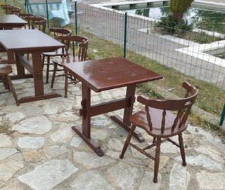 3 conjuntos de Mesa y 4 sillas madera maciza