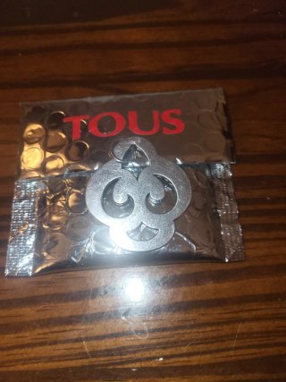 Colgante Tous Plata y Rojo ( mide 5cm.grande)
