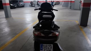 Suzuki Burgman Gris Maxi Scooter