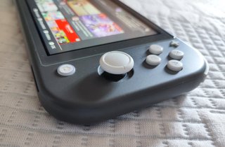 Nintendo Switch Lite e Pokemon Spada