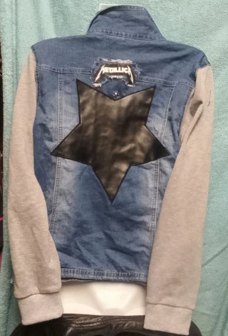 Chaqueta vaquera con mangas de punto