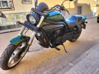 Hyosung Aquila GV650