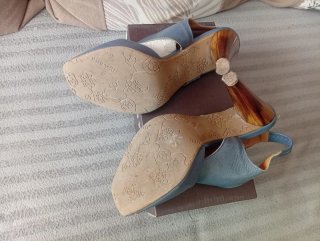 Zapatos de tacón piel azul