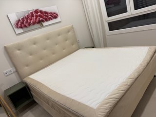 Cama Matrimonio Beige con Cabecero Tapizado
