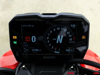 DUCATI STREETFIGHTER V4