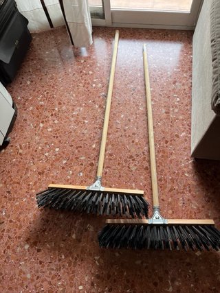 Botas, palas y rastrillos