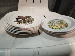 Juego de platos decorados