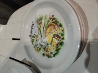 Juego de platos decorados
