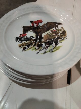 Juego de platos decorados