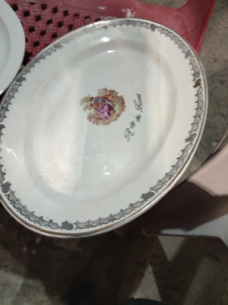 Juego de platos decorados